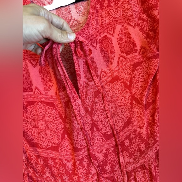 Agnes & Dora Boho Tiered Mini Dress Size L Red Pink Paisley Print USA
A208 - Picture 4 of 4